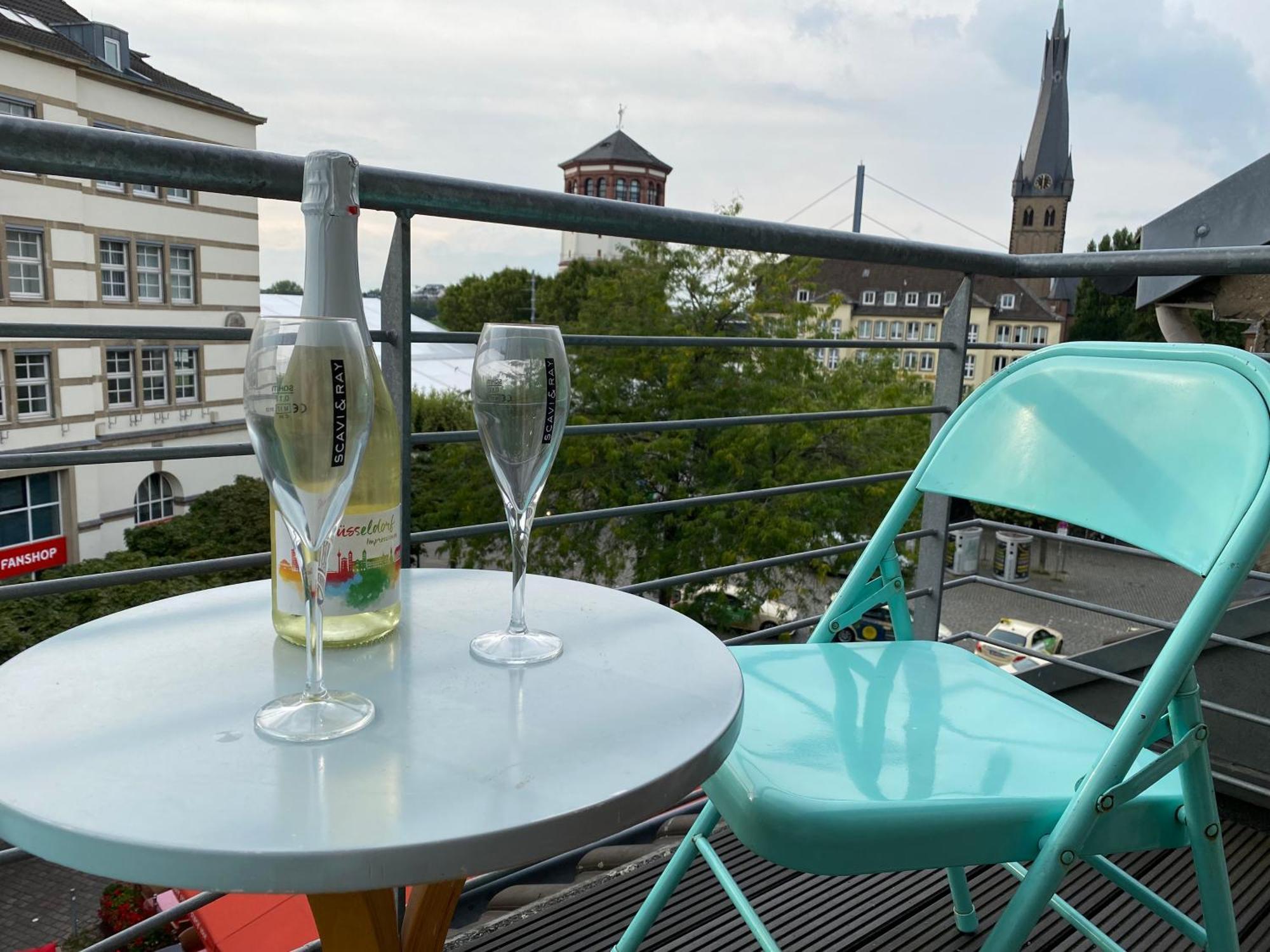 Avi City Burgplatz Apartments Dusseldorf Bagian luar foto
