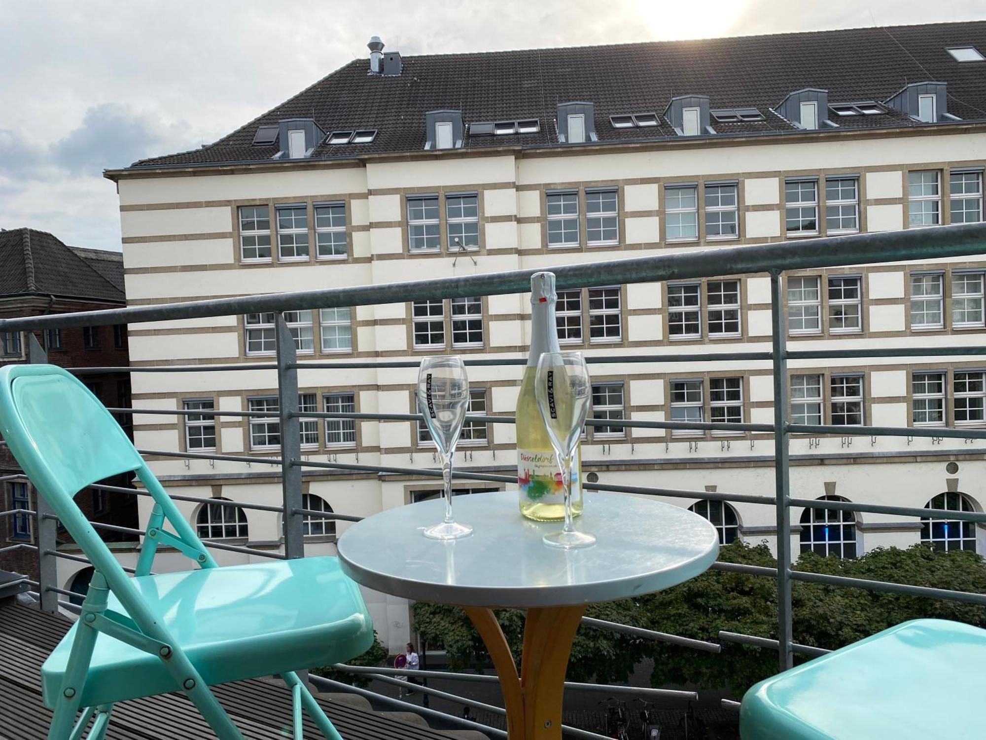 Avi City Burgplatz Apartments Dusseldorf Bagian luar foto