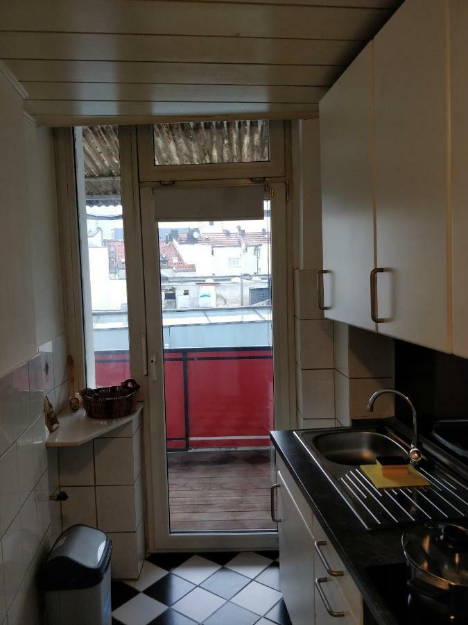 Avi City Burgplatz Apartments Dusseldorf Bagian luar foto